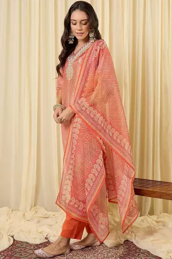 Women Printed Regular Thread Work Kurta with Trousers & With Dupatta