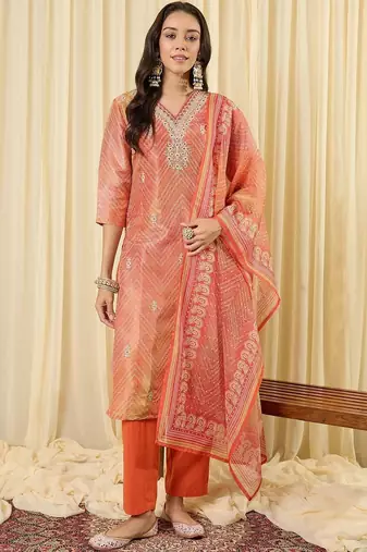 Women Printed Regular Thread Work Kurta with Trousers & With Dupatta