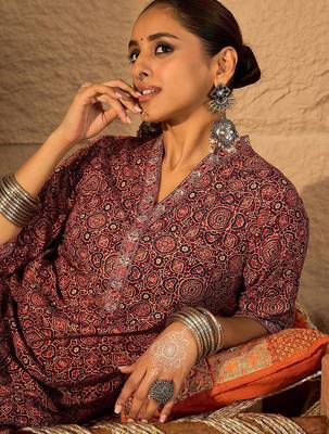 Women Ethnic Motifs Printed Pure Cotton Kurta with Trouser 3