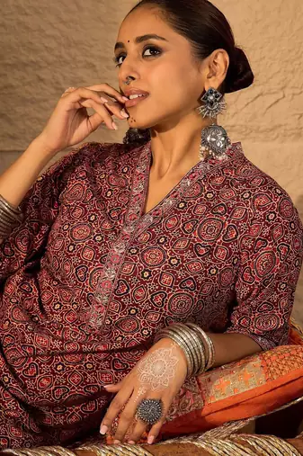 Women Ethnic Motifs Printed Pure Cotton Kurta with Trouser