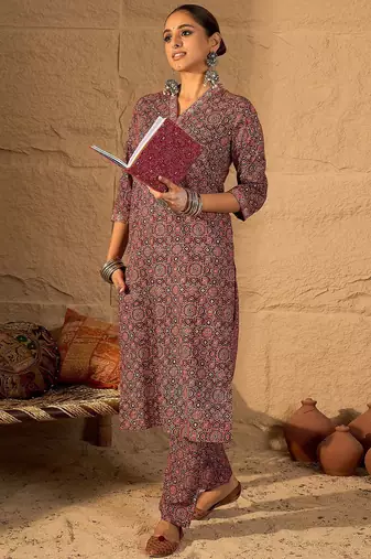 Women Ethnic Motifs Printed Pure Cotton Kurta with Trouser