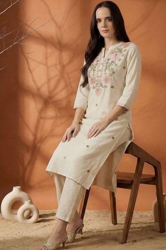 Women Floral Embroidered Regular Thread Work  Cotton Kurta with Trousers