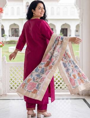 Women Regular Thread Work Kurta with Trousers & With Dupatta 2