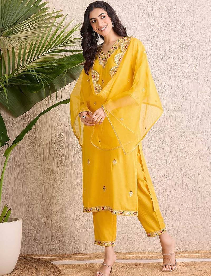 Women Ethnic Motifs Embroidered Regular Kurta with Trousers & With Dupatta