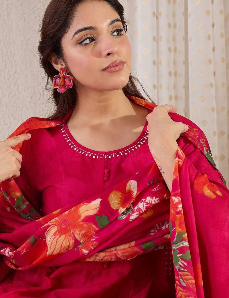 Women Floral Printed Regular Pure Cotton Kurta with Trousers & Dupatta