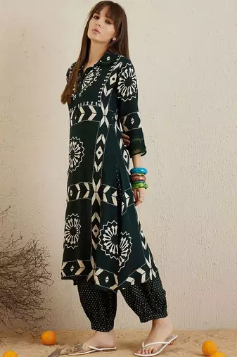 Women Printed Regular Kurta with Harem Pants