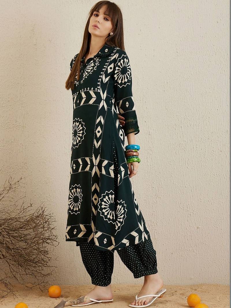 Women Printed Regular Kurta with Harem Pants