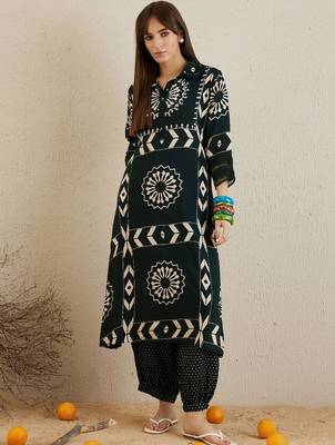 Women Printed Regular Kurta with Harem Pants 5
