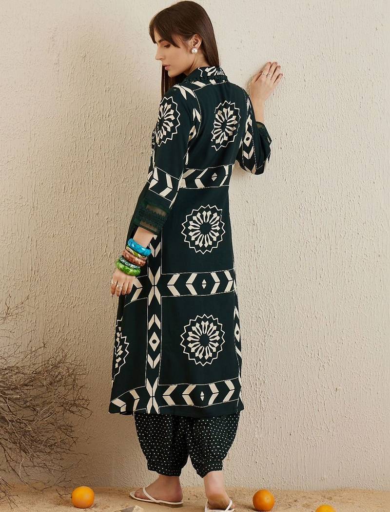Women Printed Regular Kurta with Harem Pants