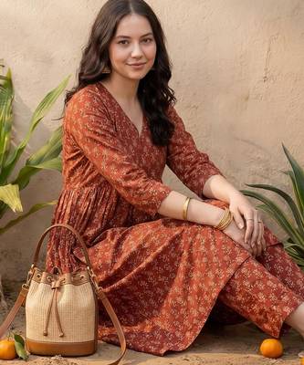 Women Ethnic Motifs Printed Empire Pure Cotton Kurta with Trousers 1