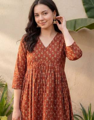 Women Ethnic Motifs Printed Empire Pure Cotton Kurta with Trousers 2