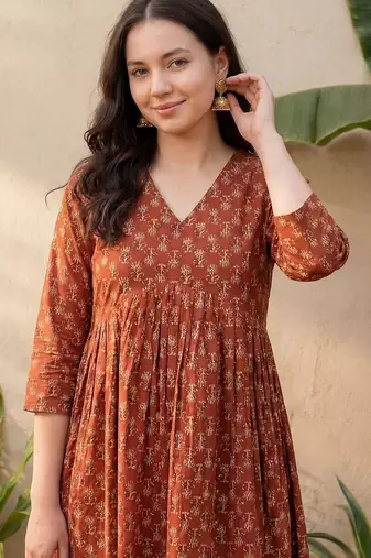 Women Ethnic Motifs Printed Empire Pure Cotton Kurta with Trousers
