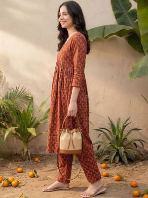 Women Ethnic Motifs Printed Empire Pure Cotton Kurta with Trousers 3