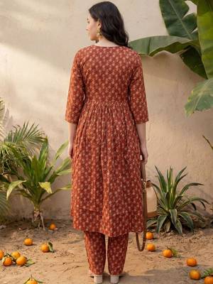Women Ethnic Motifs Printed Empire Pure Cotton Kurta with Trousers 4