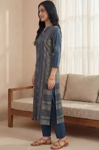 Women Ethnic Motifs Printed Regular Kurta with Trousers