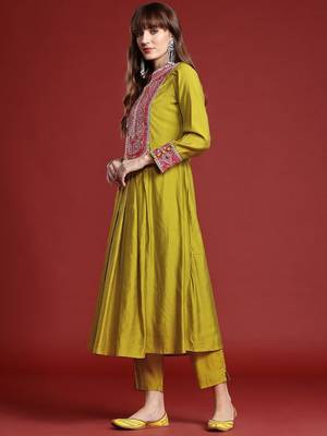 Mirror Work Embroidered Pleated Work Kurta with Trousers 5