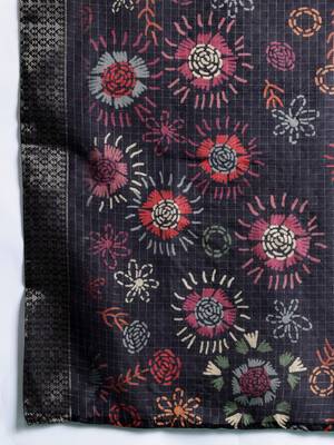 Floral Embroidered Regular Thread Work Kurta with Trousers & With Dupatta 4