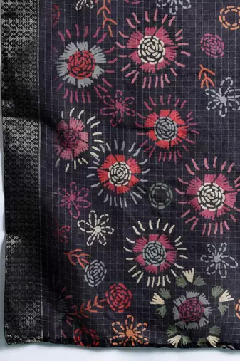 Floral Embroidered Regular Thread Work Kurta with Trousers & With Dupatta