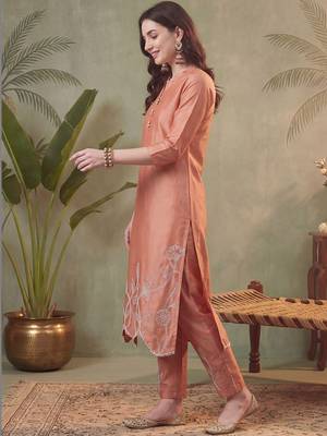 Women Floral Embroidered Regular Thread Work Pure Cotton Kurta with Trousers 3