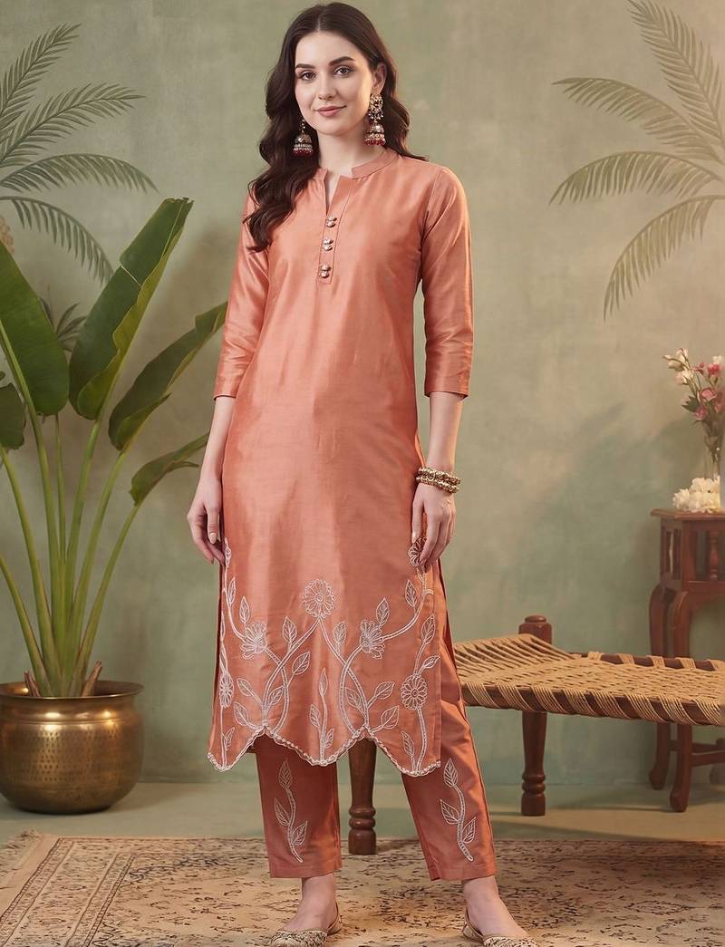 Women Floral Embroidered Regular Thread Work Pure Cotton Kurta with Trousers