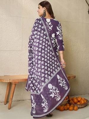 Floral Printed V-Neck Pure Cotton Straight Kurta With Trousers And Dupatta 6