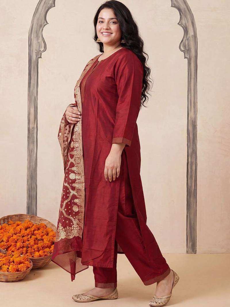 Women Ethnic Motifs Regular Kurta with Trousers & With Dupatta