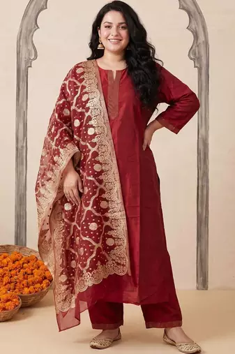 Women Ethnic Motifs Regular Kurta with Trousers & With Dupatta