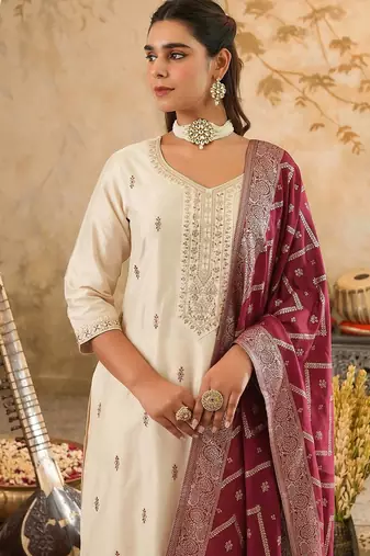 Ethnic Motifs Embroidered Regular Sequinned Kurta with Trousers & Dupatta