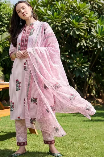 Women Floral Printed Regular Pure Cotton Kurta with Trousers & With Dupatta