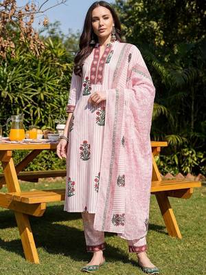 Women Floral Printed Regular Pure Cotton Kurta with Trousers & With Dupatta 5