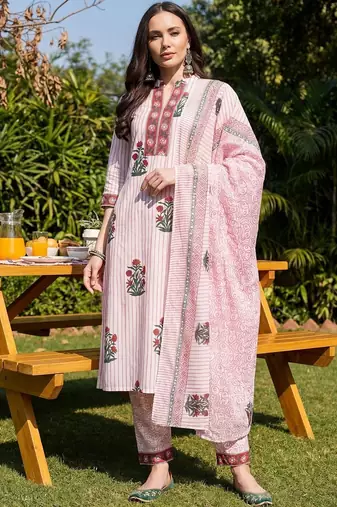 Women Floral Printed Regular Pure Cotton Kurta with Trousers & With Dupatta