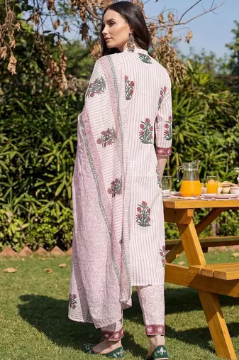 Women Floral Printed Regular Pure Cotton Kurta with Trousers & With Dupatta