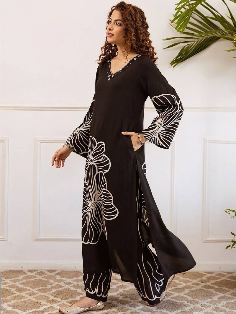 Women Floral Printed Regular Thread Work Kurta with Palazzos