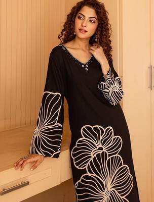 Women Floral Printed Regular Thread Work Kurta with Palazzos 3