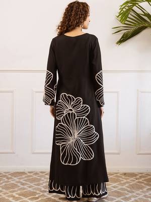 Women Floral Printed Regular Thread Work Kurta with Palazzos 4