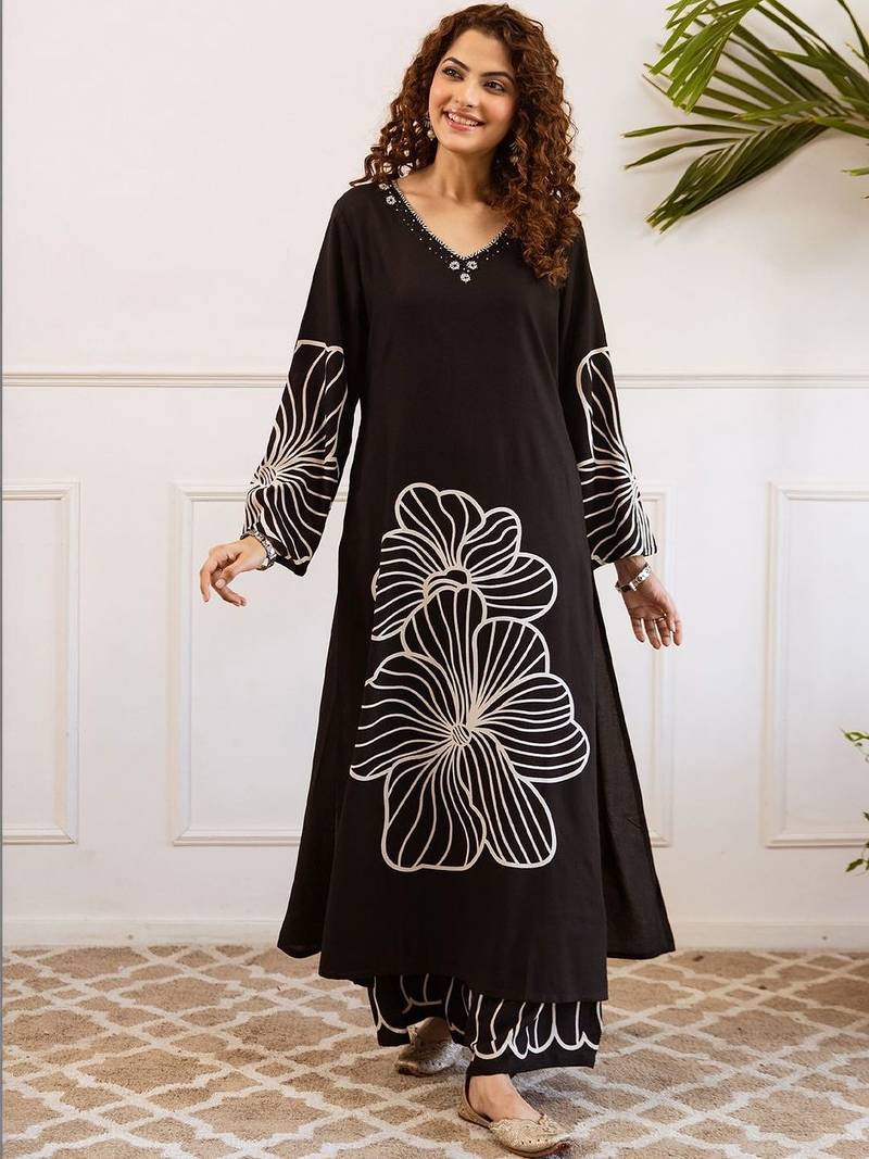 Women Floral Printed Regular Thread Work Kurta with Palazzos