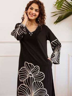 Women Floral Printed Regular Thread Work Kurta with Palazzos 7
