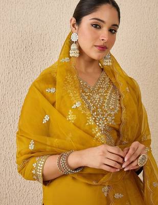 Women Ethnic Motifs Embroidered Kurta With Trousers & Dupatta Kurta Sets 1