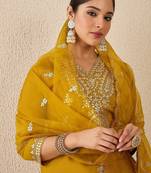 Women Ethnic Motifs Embroidered Kurta With Trousers & Dupatta Kurta Sets