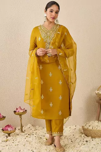 Women Ethnic Motifs Embroidered Kurta With Trousers & Dupatta Kurta Sets