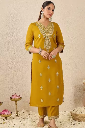 Women Ethnic Motifs Embroidered Kurta With Trousers & Dupatta Kurta Sets