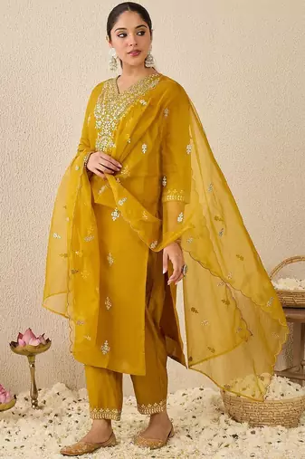 Women Ethnic Motifs Embroidered Kurta With Trousers & Dupatta Kurta Sets