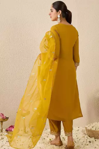 Women Ethnic Motifs Embroidered Kurta With Trousers & Dupatta Kurta Sets