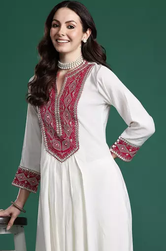 Ethnic Motifs Embroidered Pleated Mirror Work Kurta with Trousers