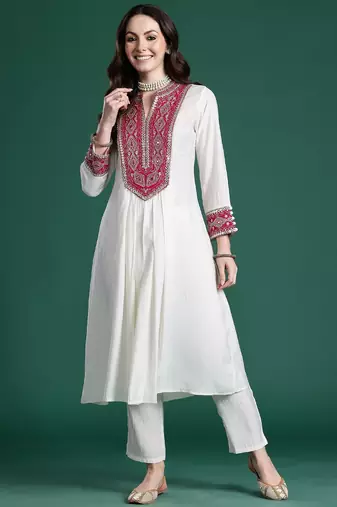 Ethnic Motifs Embroidered Pleated Mirror Work Kurta with Trousers