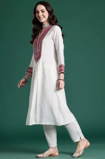 Ethnic Motifs Embroidered Pleated Mirror Work Kurta with Trousers