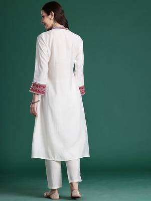 Ethnic Motifs Embroidered Pleated Mirror Work Kurta with Trousers 6