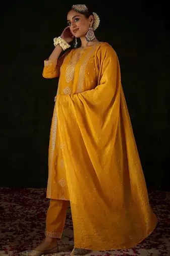 Women Ethnic Motifs Embroidered Regular Sequinned Kurta with Trousers & With Dupatta