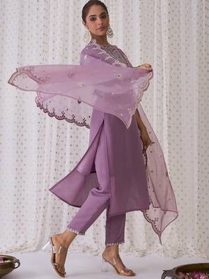 Floral Embroidered Round Neck Thread Work Kurta with Trousers & Dupatta 5
