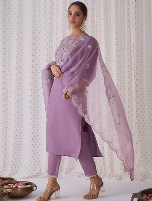 Floral Embroidered Round Neck Thread Work Kurta with Trousers & Dupatta 7